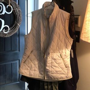 Old Navy ivory quilted best NWT